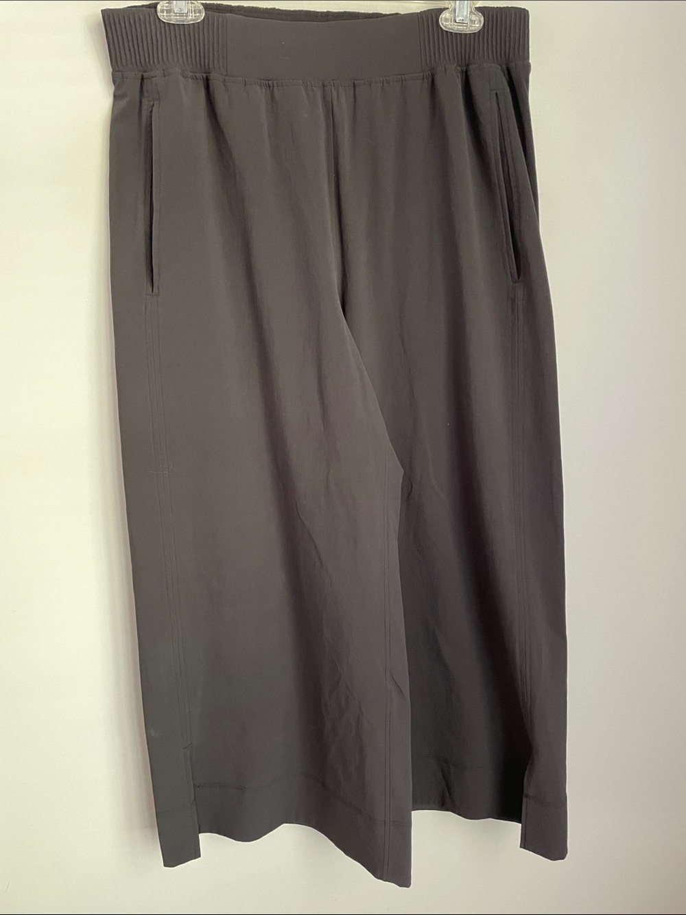 Lululemon Black Stretch Woven Wide Leg High Rise Cropped Pants Size Large - Picture 7 of 13
